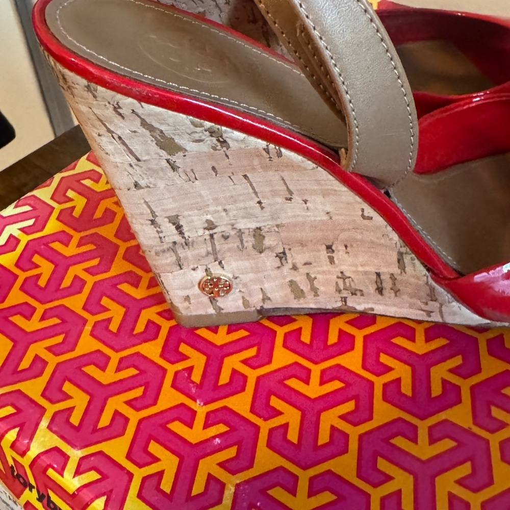 Tory Burch Red and Tan Peep-Toe Wedges Size 9 - Picture 3 of 5